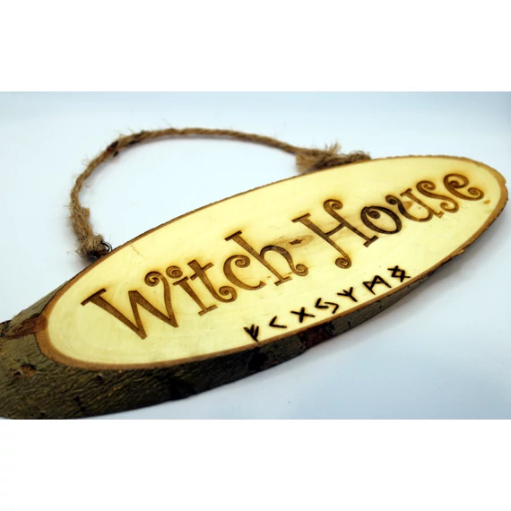 Witch house - ajtódísz
